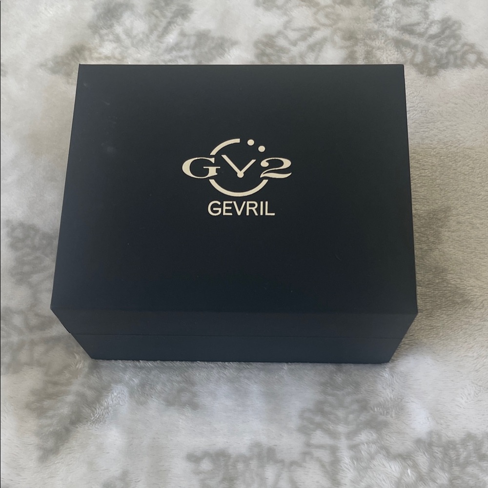 EVRI Black and White Watch Box